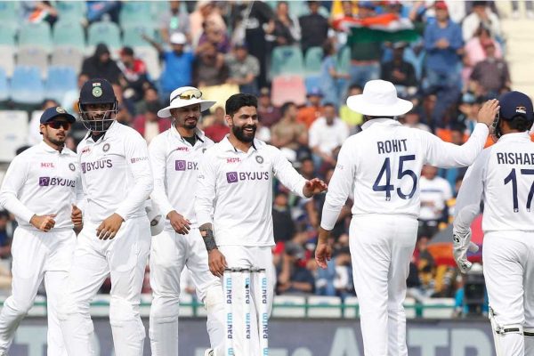 JADEJA RUNS  RIOT ON SRI LANKA, HOSTS TAKE A 1-0 LEAD